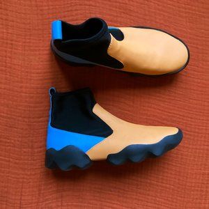 Camper Dub Ankle Pull On Boots Orange and Blue Womens Sz 7